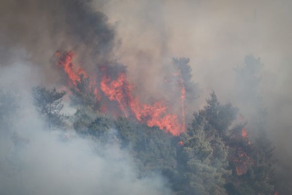 מאמץ הכיבוי נמשך: חלק מהתושבים חזרו לביתם