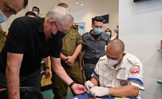 גנץ אישר: 6,000 חיילים יגויסו לבדיקות הקורונה