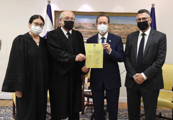 השופט הנדל הושבע כמשנה לנשיאת העליון