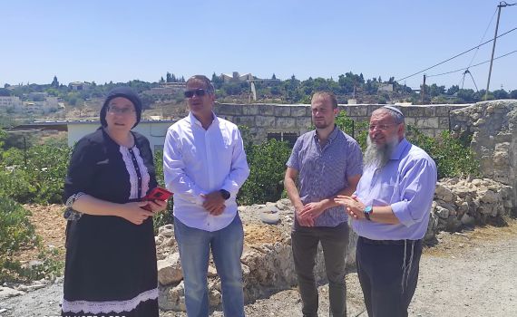 "אסור לאפשר לרשות לקדם תכניות בשטחי C"