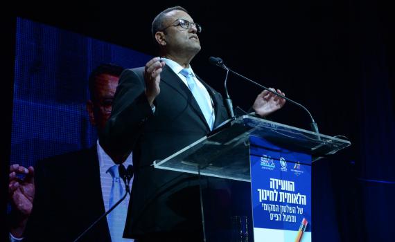 "ההורים עוברים סבל; לעצור את הבדיקות הסרולוגיות"