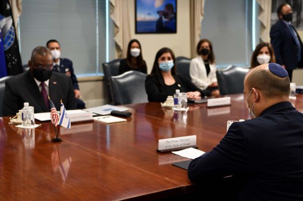 מזכיר ההגנה: מחויבים לביטחון ישראל מפני איראן