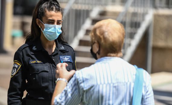 תביעה נגד תושב ת"א שתקף בפטיש בן משפחה