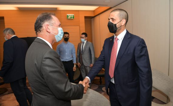 שגריר בחריין הראשון נחת בישראל