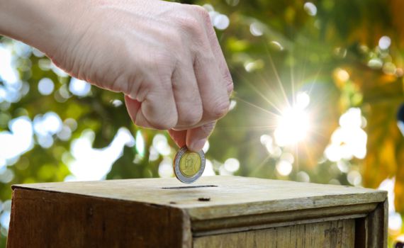 מתנות לאביונים בקליק: כל האפשרויות לקיום המצווה