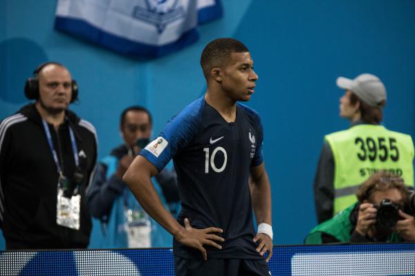 ההצעה "המביכה" של ריאל לפ.ס.ז' על אמבפה