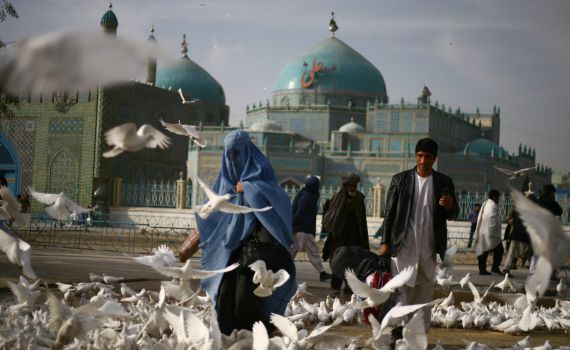 הטליבאן הורה: נשים לא יורשו לטוס ללא מלווה