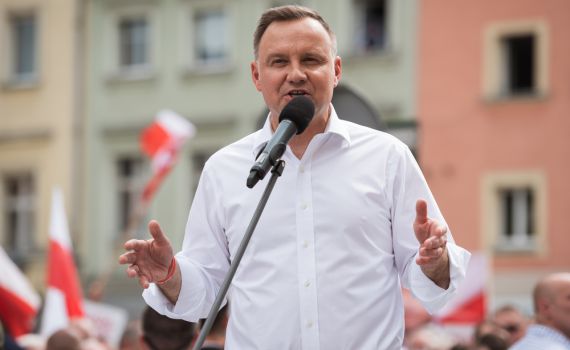 פולין מגיבה: "רואים לשלילה את הפעולות של ישראל"