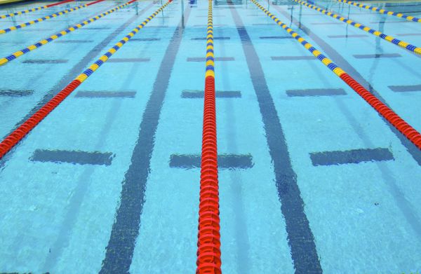 טרגדיה בעמק חפר: גבר בן 70 טבע למוות בבריכה