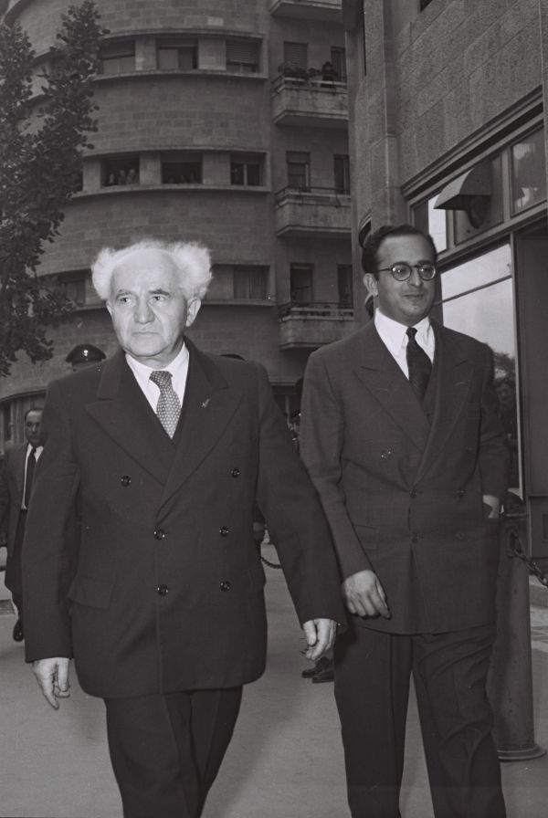 "אנו מכריזים בזאת שיוצאים לדרך": לנהוג עם בן גוריון