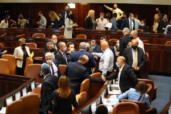 חוק הנצחת טבח כפר קאסם: חברי הקואליציה יתמכו?