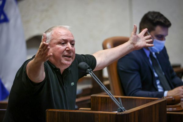 אמסלם פלט את האמת וכולם עולים על בריקדות