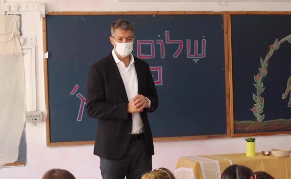 כשהשר הנדל פגש את הבת של השר טרופר | צפו