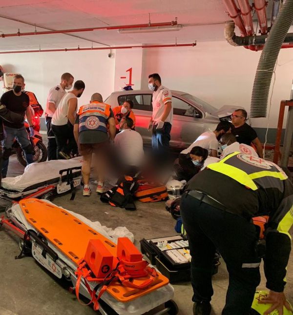 תאונה קטלנית בחולון: 2 הרוגים ופצוע ברכב