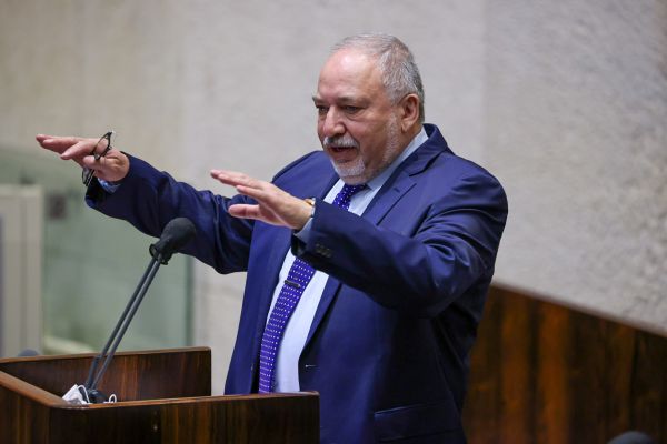 ליברמן לעמית סגל: "עוסק בפרופגנדה ולא עיתונות"