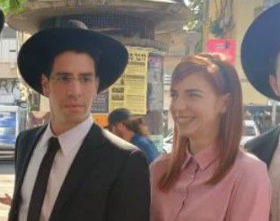 דבורה וגדליה מתקרבים: הצצה לשבאבניקים