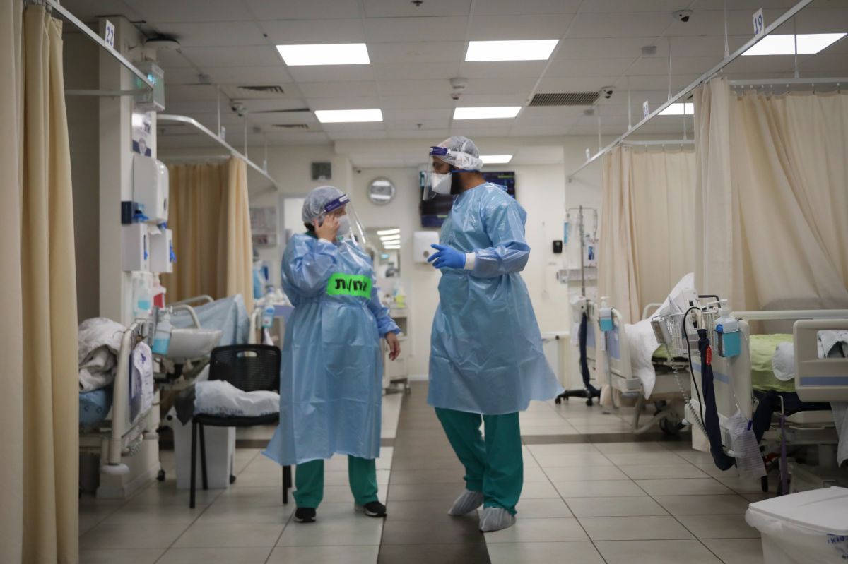 מאומתת חדשה בישראל; שינוי בהנחיות גם למחוסנים