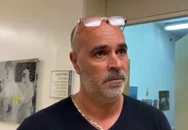 אח הפצוע: "הצוות הרפואי ממליץ שהאב יצא להלוויה"