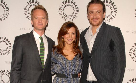 כמה אתם יודעים על איך פגשתי את אמא? בחנו את עצמכם