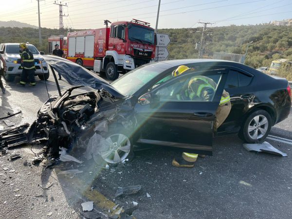 תאונה קשה בשומרון: אישה בחודש תשיעי נלכדה ברכב