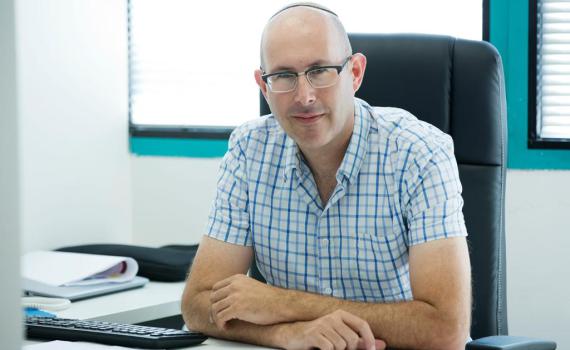 בנט מינה את העיתונאי הסרוג לראש מערך ההסברה