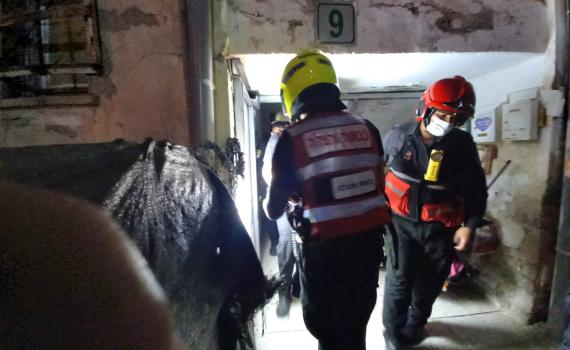 שני בניינים פונו בבני ברק מחשש לקריסה. צפו