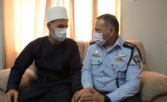 המפכ"ל למשפחת המתנדב שנרצח: יש לכם משפחה חדשה