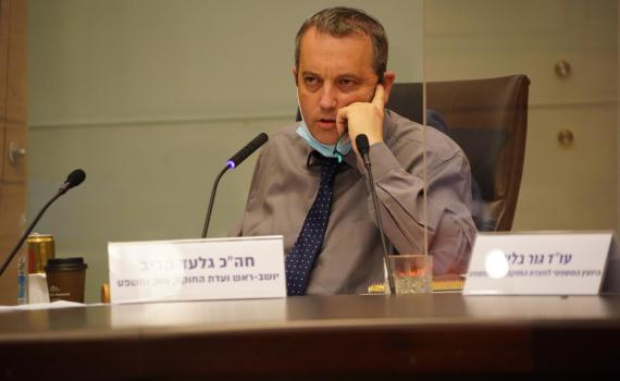 קריב: לדחות את התו הירוק לבני נוער עד אחרי סוכות