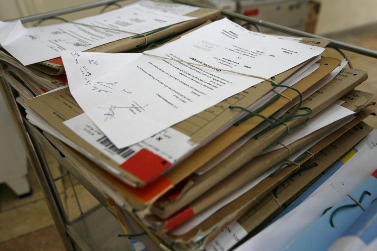 עו"ד על הפרשה • ניצבים: רחמים במשפט