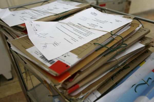 עו"ד על הפרשה • ניצבים: רחמים במשפט