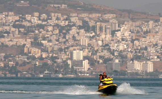 נעדר בכנירת: כוחות שיטור בחיפוש אחר גבר כבן 30