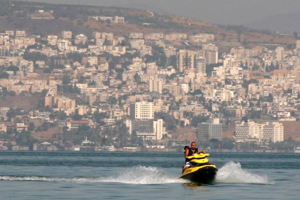 נעדר בכנירת: כוחות שיטור בחיפוש אחר גבר כבן 30