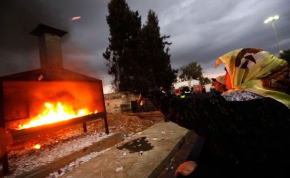 מי מנסה להנדס לנו את המסורת