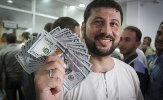 לשכת בנט: "מזוודות הכסף לחמאס לא יחזרו"