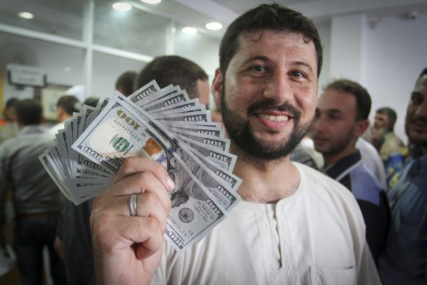 לשכת בנט: "מזוודות הכסף לחמאס לא יחזרו"