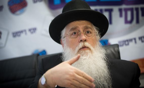 ח"כ פרוש הותקף ליד ביתו; חרדי ניסה לגזור לו את הזקן