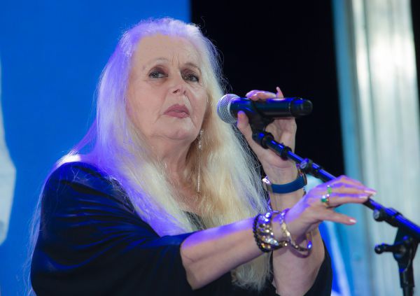 הרופאים נאלצו לכרות את רגלה של הזמרת מירי אלוני