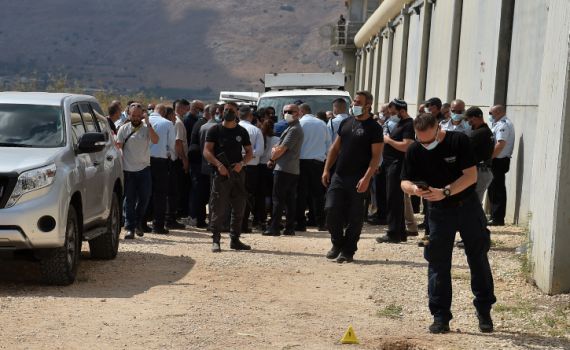 המצוד נמשך: נעצרו קרובי משפחה של שני המחבלים