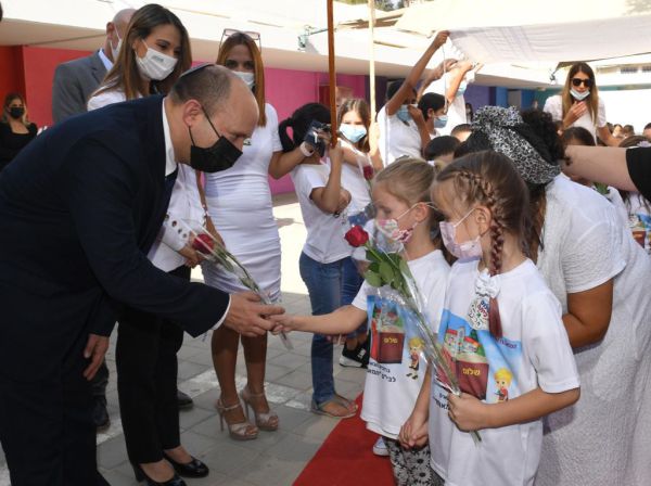 בנט בירוחם: תכלה שנה ומסכיה, תחל שנה וחוויותיה