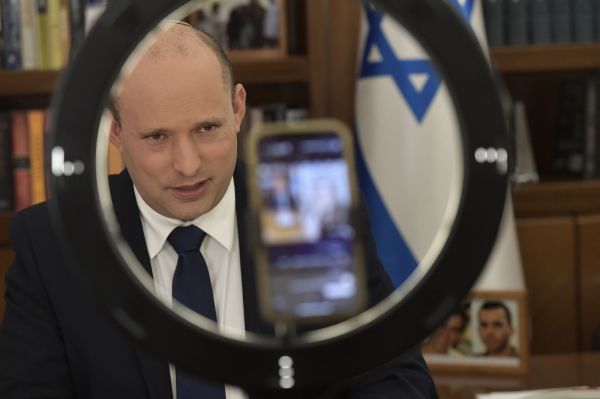 בנט: "הכי קל לסגור את המדינה"