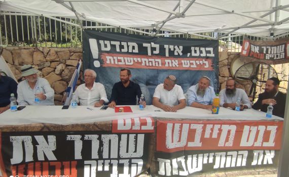 "ראש ממשלה שהיה מנכ"ל מועצת יש"ע צריך לבנות"