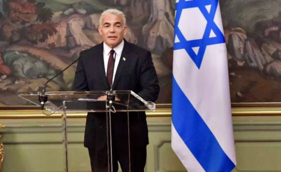 לפיד במוסקבה: העולם צריך לעצור את איראן