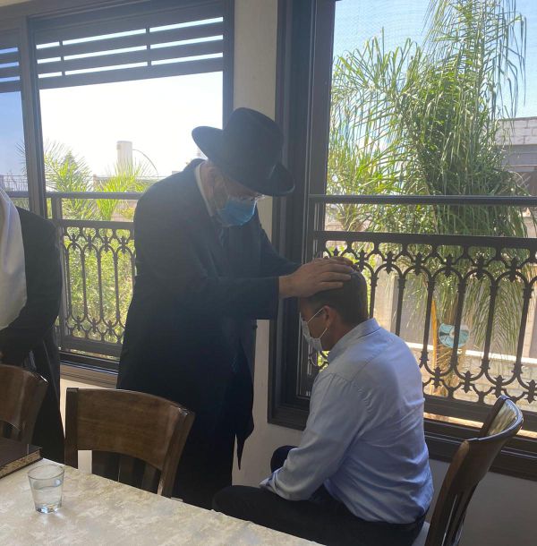 החרם נשבר? הרב עמאר נפגש עם שר הדתות