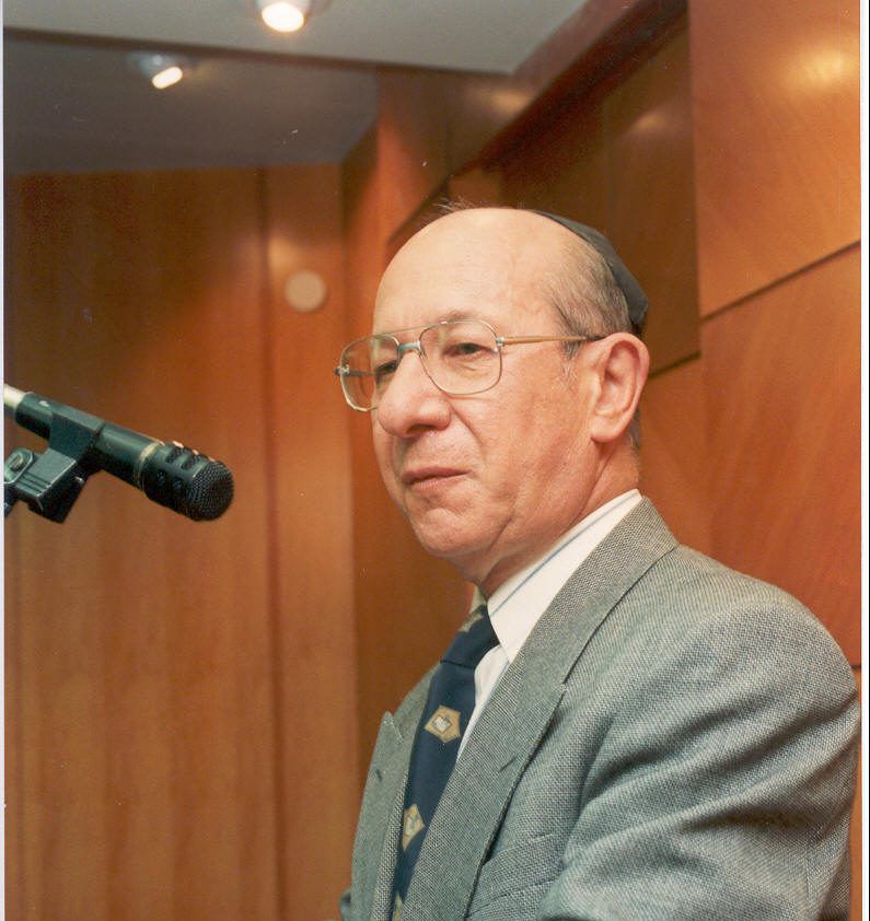 י"ח תשרי; 17 שנה לפטירתו של מקים המרכז האקדמי לב