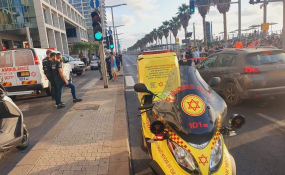 איים על תושבים עם נשק בטיילת בת"א