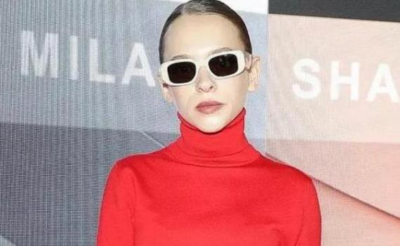 צנועה וקלאסית: שירה האס בתצוגת פראדה