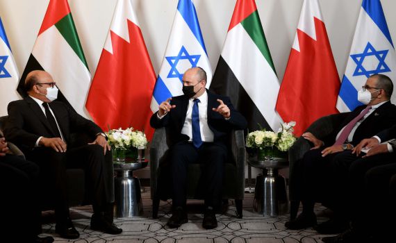 בנט קיים פגישה עם שרי החוץ של בחריין והאמיריות