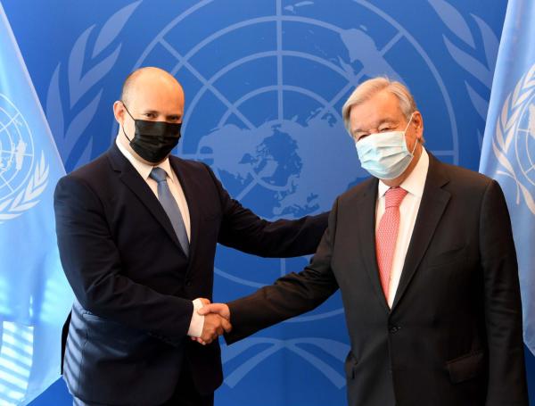 לאחר הנאום באו"ם: בנט נפגש עם המזכ"ל והשגרירה