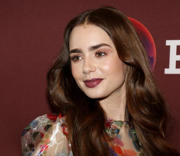 שמלת הכלה המדהימה של כוכבת 'אמילי בפריז'