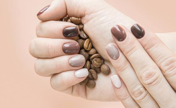 הכיני ציפורנייך לחורף: הצבעים הטרנדיים לחורף הקרוב